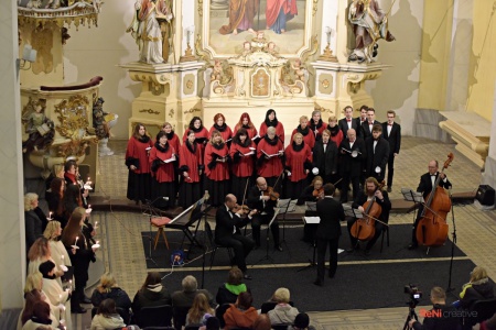 Koncert ve světle hudby - Kostel sv. Petra a Pavla Osek