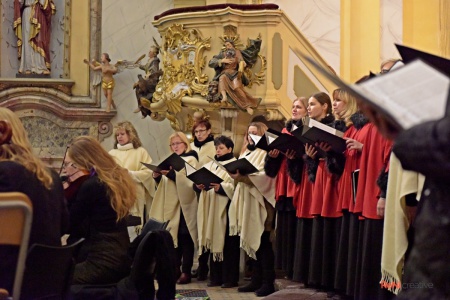 Koncert ve světle hudby - Kostel sv. Petra a Pavla Osek